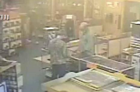 Dylann Roof picks out gun (copy)